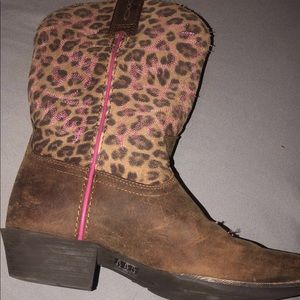 cowgirl boots square toe